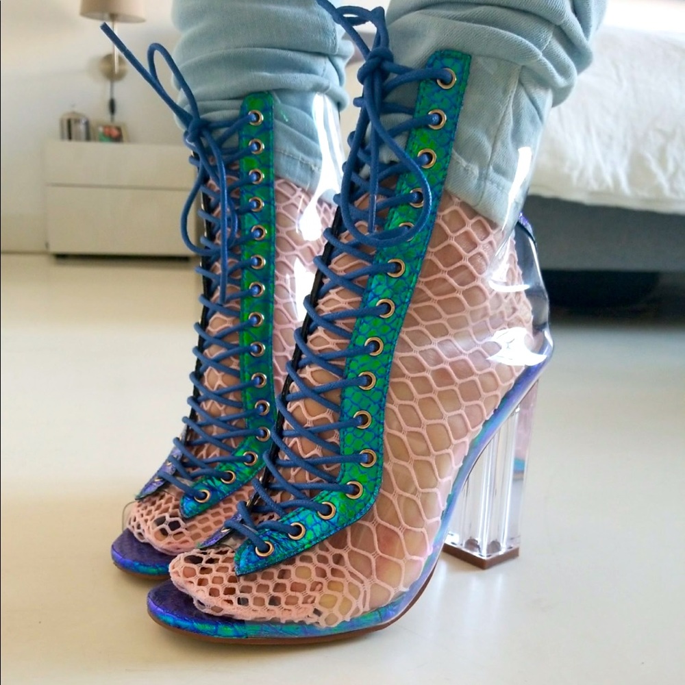 Clear sides and heel, snake skin print, iridescent booties heels sz 7.5